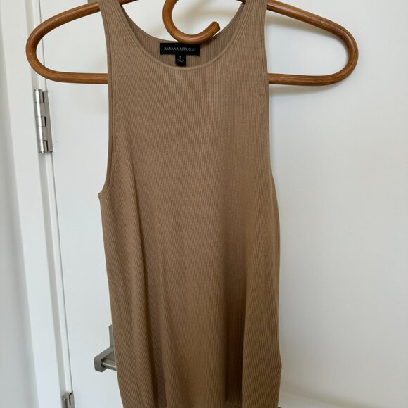 Banana Republic Knit Tank - Picture 2 of 4